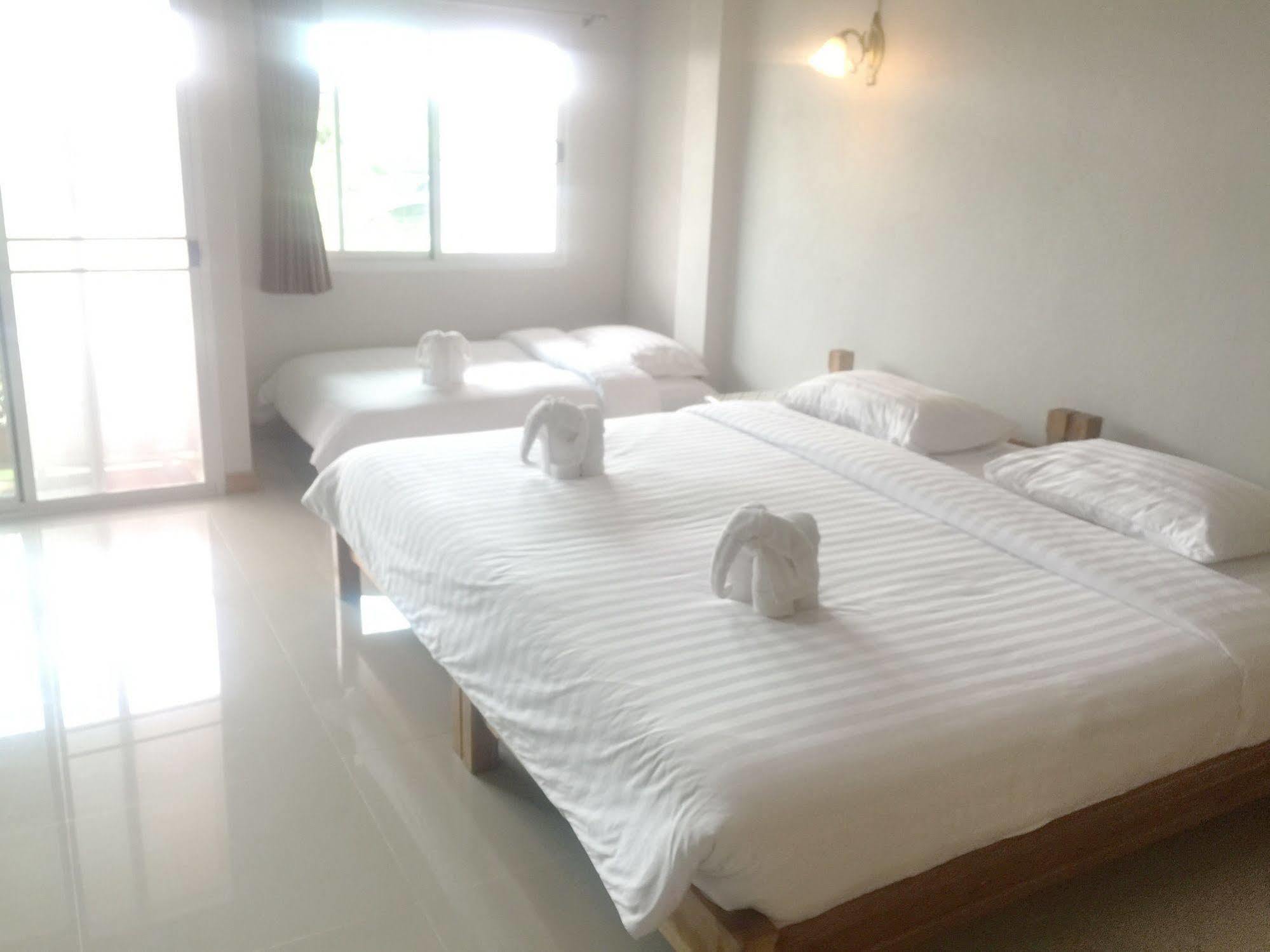 Baan Bangrak Residence Trang Exterior foto
